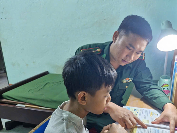 Chiến Sĩ Biên Phòng Gia Lai 'Chắp Cánh Tri Thức': 505 Học Sinh Nghèo Được Nâng Bước Tới Trường