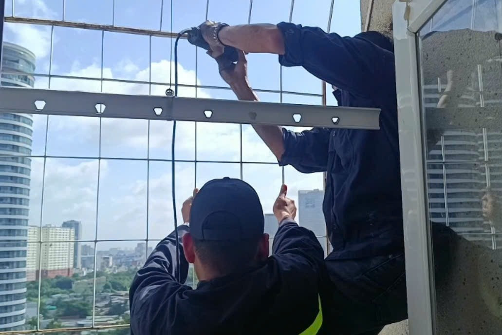 TP.HCM: Nhiều hộ dân tự nguyện tháo khung sắt để mở lối thoát hiểm sau vụ cháy thương tâm