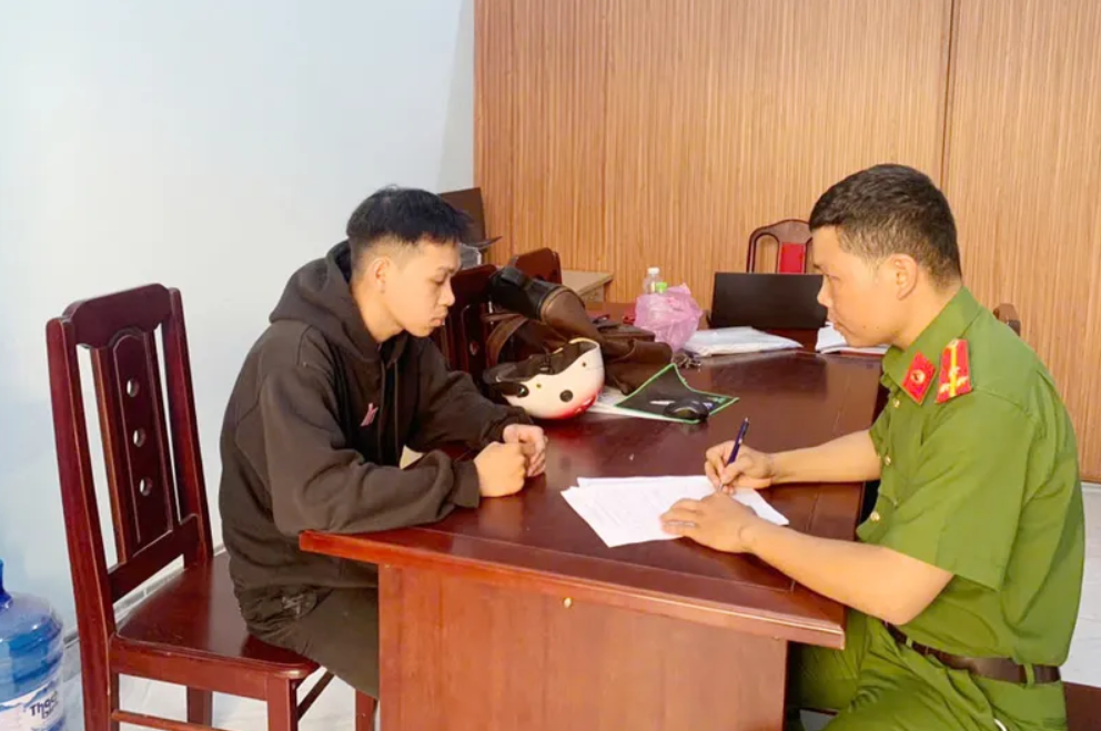 Đà Nẵng bắt gọn kẻ giật dây chuyền vàng của cụ bà chỉ sau 2 giờ
