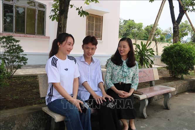Nam sinh mồ côi cha vượt khó, đạt điểm tuyệt đối tổ hợp A00 - niềm tự hào của quê hương
