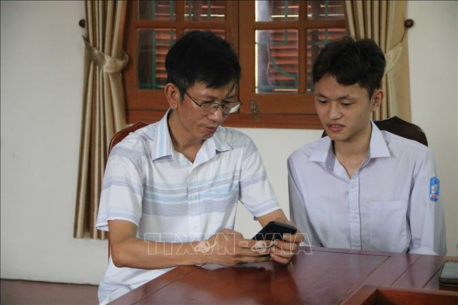 Nam sinh mồ côi cha vượt khó, đạt điểm tuyệt đối tổ hợp A00 - niềm tự hào của quê hương