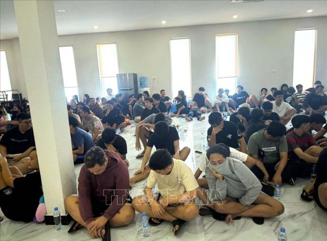 Campuchia mở rộng chiến dịch trấn áp tội phạm ‘đào lửa’ trực tuyến