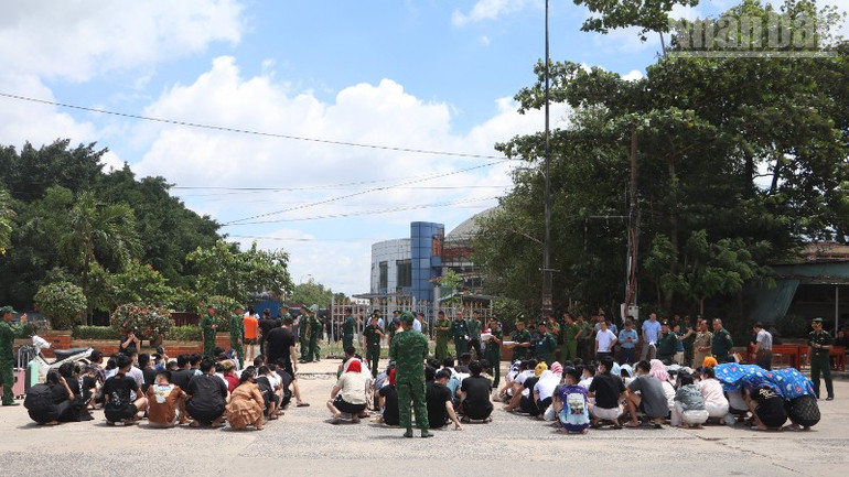 161 công dân Việt bị trục xuất từ Campuchia vì nghi tham gia lừa đảo trực tuyến