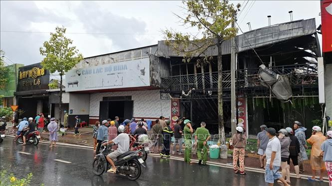 Cháy lớn tại tiệm mì cay, thiêu rụi 4 căn nhà liền kề