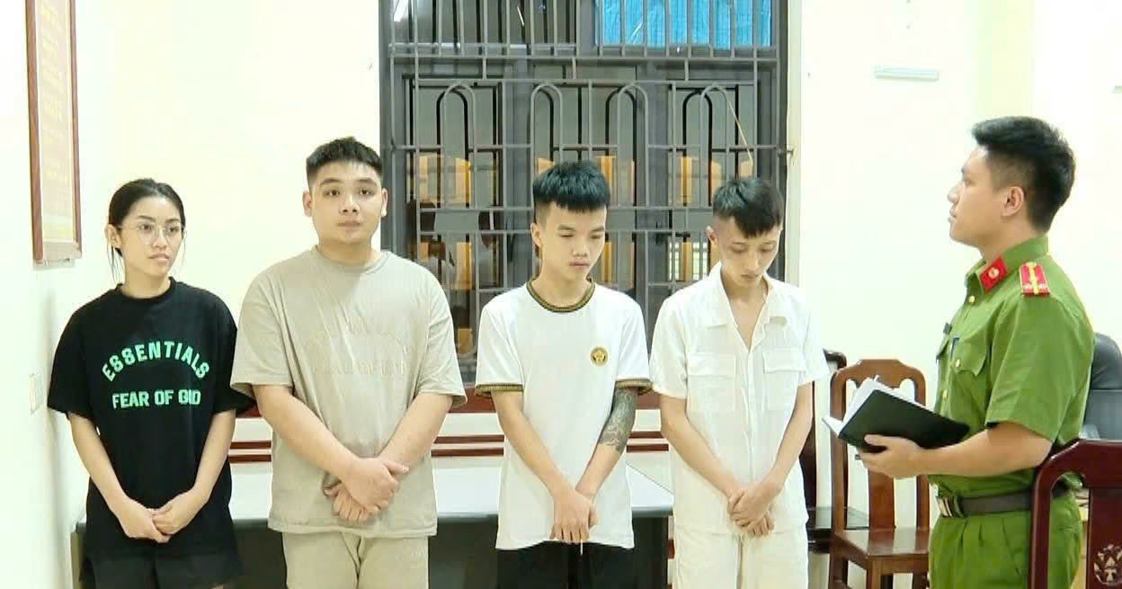 Dùng giấy tờ giả thuê ô tô rồi chiếm đoạt - 4 đối tượng sa lưới