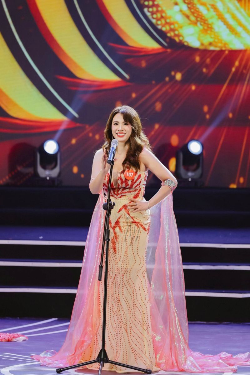 Nữ giảng viên Hà Nội đạt ngôi vị Á hậu 2 tại Hoa hậu Doanh nhân Châu Á 2025