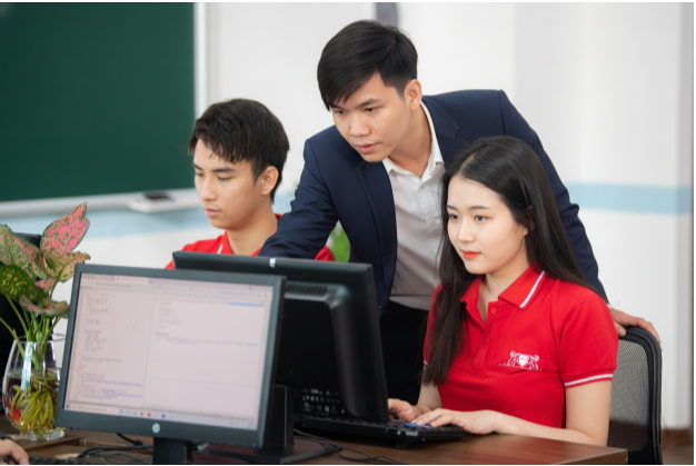 Trường tốt là ngôi trường giúp mỗi sinh viên tự chủ tương lai nghề nghiệp